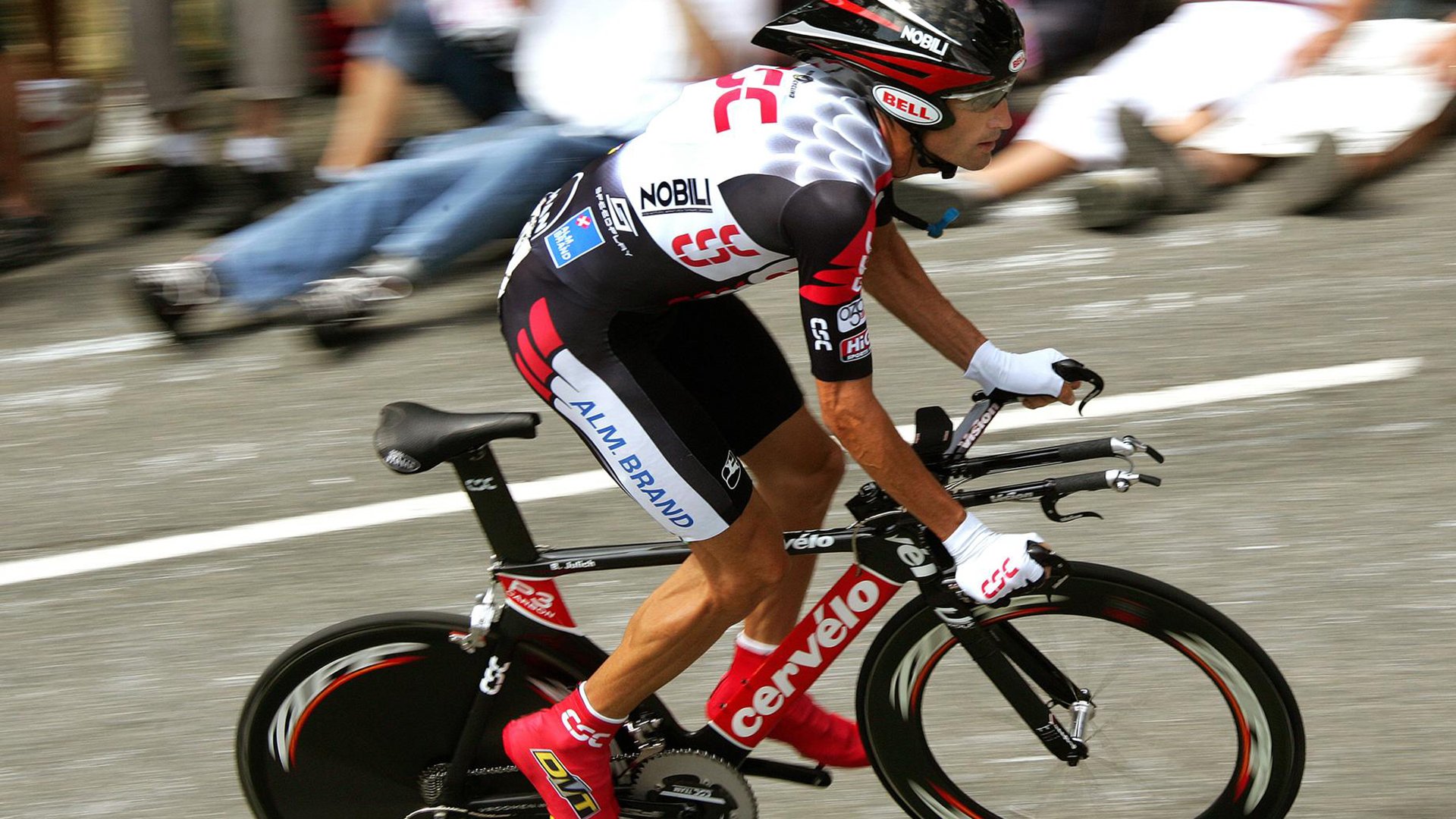 世界杯：巴西2比0塞尔维亚 理查利森倒钩当选小组赛最佳进球